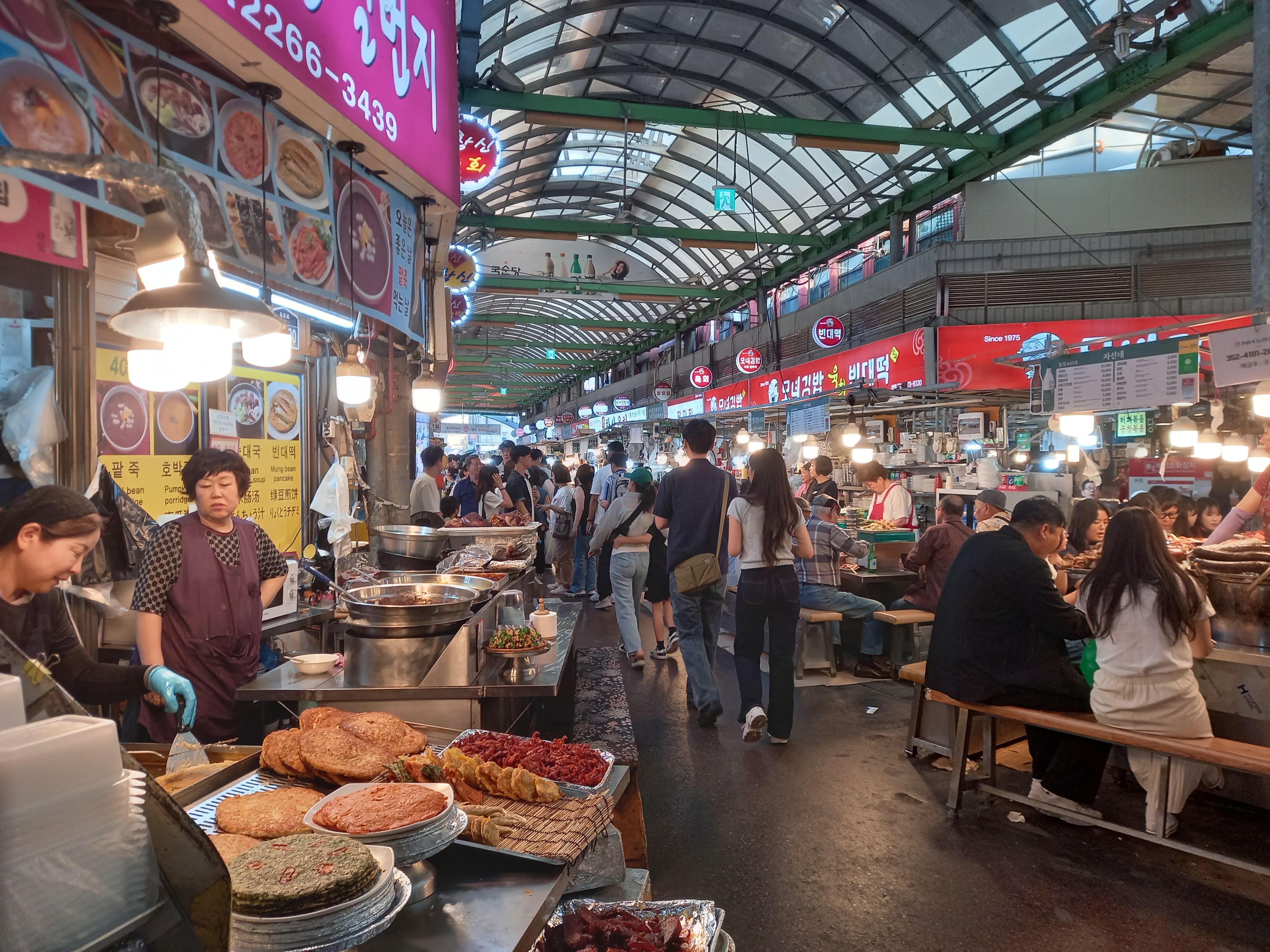 Bindaetteok dinner at Namdaemun Market in Seoul